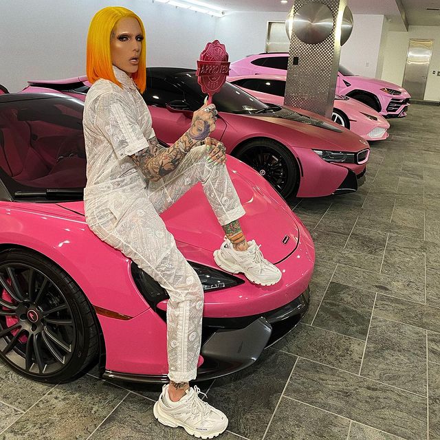 Jeffree-Star-Star-Garage